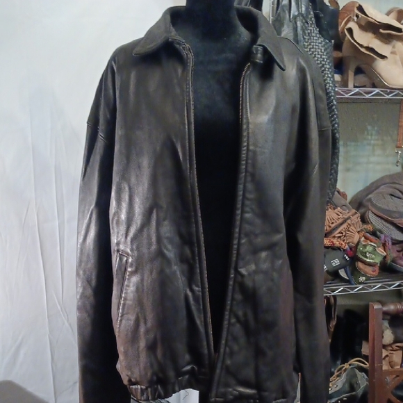 Roundtree & Yorke Black Leather Bomber Jacket Size XL - Picture 1 of 12